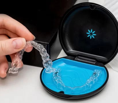 How-Invisalign-Straightens-Teeth-Without-Metal-Braces
